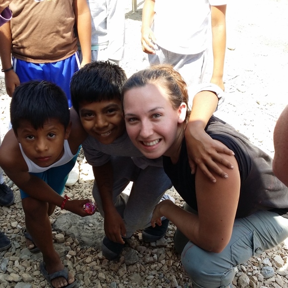 Meet your Posher, Elle - Picture 2 of 8